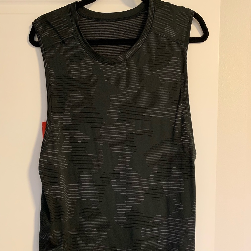 Lululemon metal vent tech sleeveless L